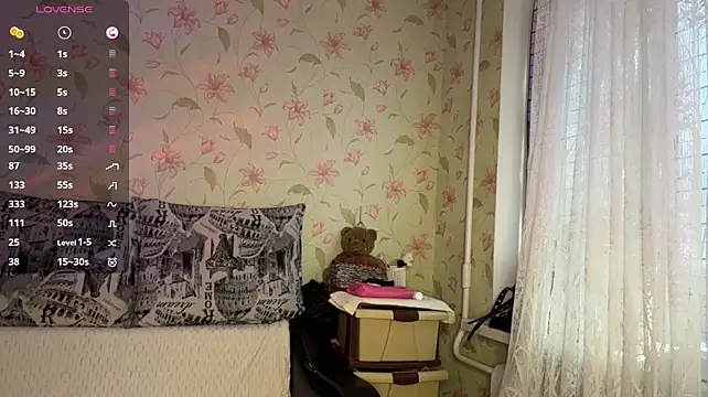 HootedIlk live cam