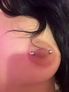 _miapetite live cam on StripChat