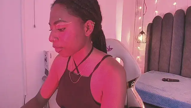 Queen_perla_ live cam on StripChat