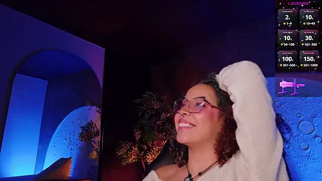 emmanakamura live cam on StripChat