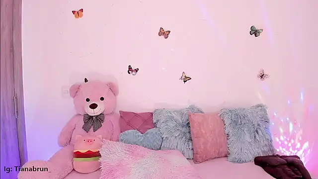 amateur nude live Zara Uwu 