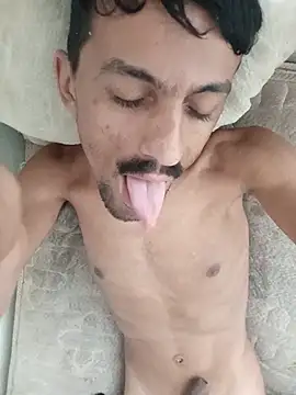 rodrigopvai live cam on StripChat