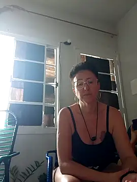 MILEIDE980 live cam on StripChat