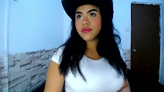 Bicky_25 live cam on StripChat
