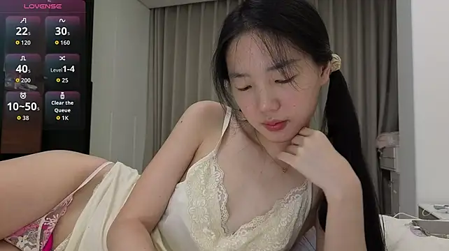iamameliaaa (F teen) - toy control for last tipper