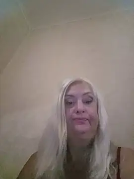 Julia20X live cam on StripChat
