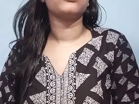 Adhiti_1 live cam on StripChat