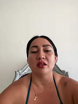 juliana_diaz live cam on StripChat
