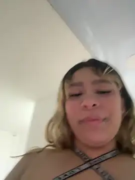 Sophie19__ live cam on StripChat