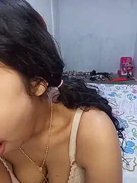 bella_chocolate live cam on StripChat