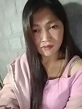 Buong-binh live cam on StripChat