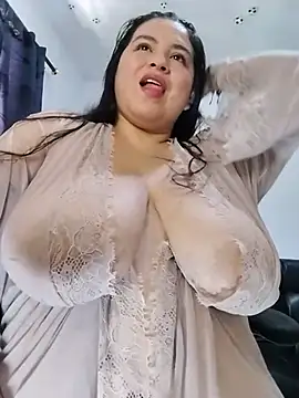 LucyDiamonds1 live cam
