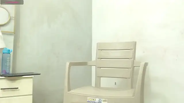 DaniStuart live cam