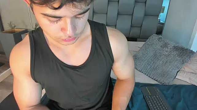 charlie___musk (M twink) - Let´s cum together!