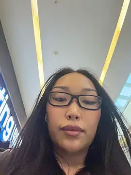 trytomakememoam live cam on StripChat