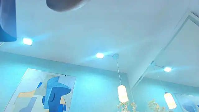 Maddie_T18 live cam on StripChat