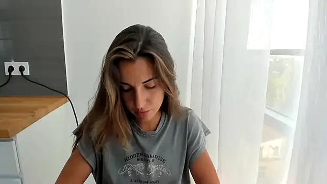 summmmersky1 live cam on StripChat