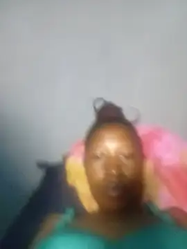 Queennewmind live cam on StripChat