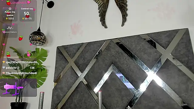 erika_222 live cam on StripChat