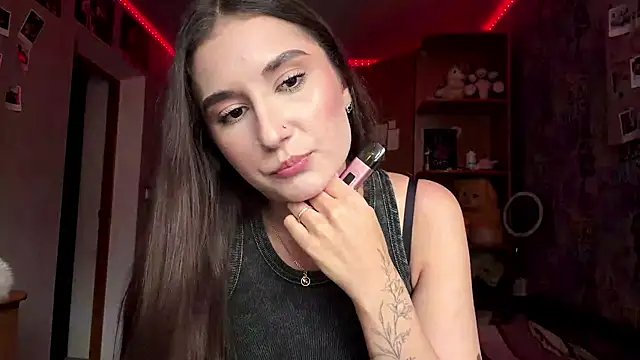 KittyNoSkirty live cam on StripChat