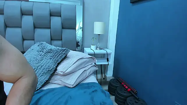 Charlie___Musk live cam on StripChat