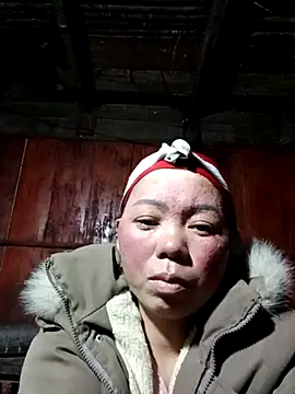 Siri_08 live cam on StripChat