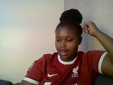 juicy_chubby live cam on StripChat