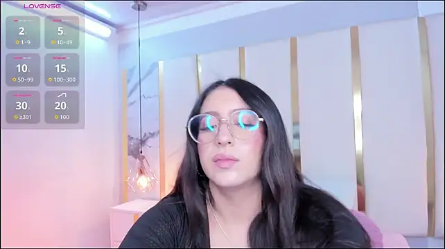 KamilaVegga live cam on StripChat