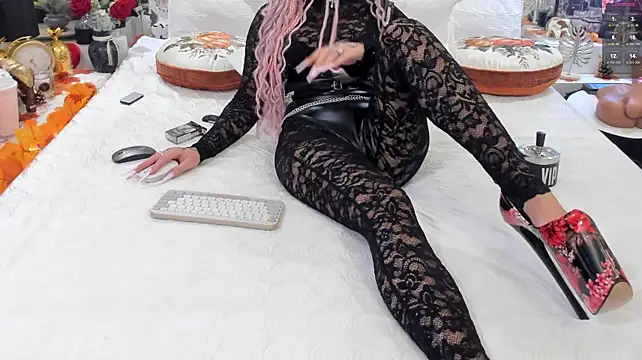 hotgirlsmoking_69xxx live cam on StripChat