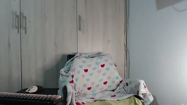 khawit_1 live cam on StripChat