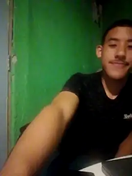 Its_urasian_boi live cam on StripChat