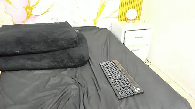 AprillRoss live porn cam room
