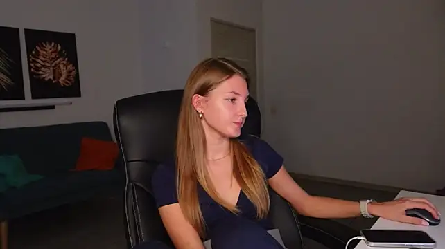 lana_jewel (F teen) - shirt off