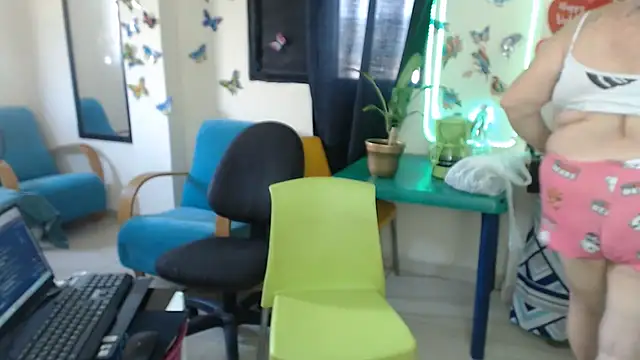 Olgahunder live cam