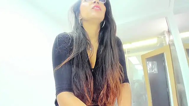 Luna_Dumont