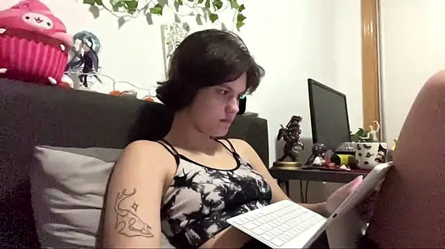 HeyFriren live cam on StripChat