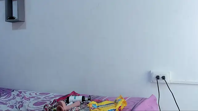 vanessa_wild2 live cam on StripChat