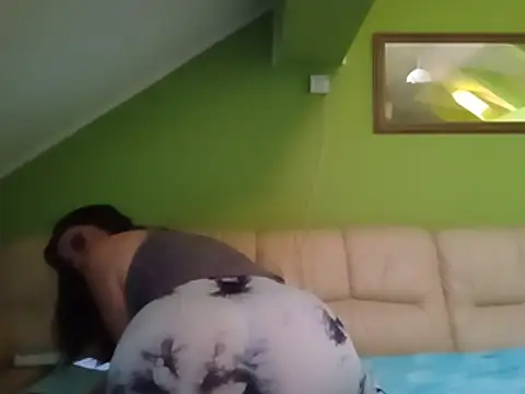 milfhot44 live cam on StripChat