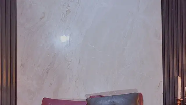 AuroraGray live cam on StripChat