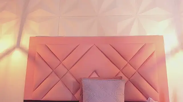 Caroline_daring live cam on StripChat