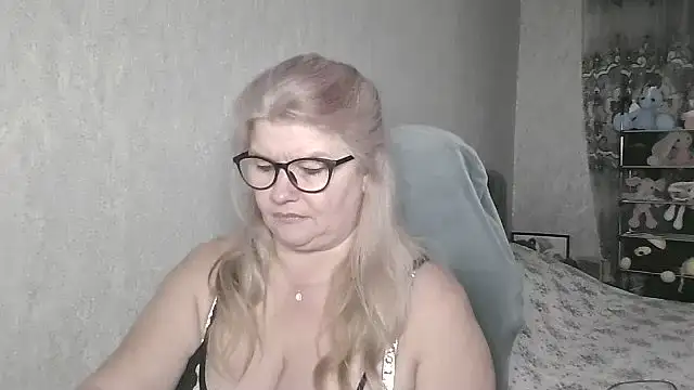 Diana_49 live cam on StripChat