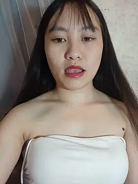 Cherry-squirtt live cam on StripChat