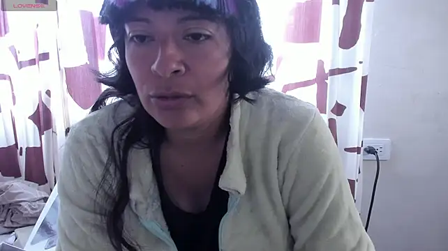 Acelinrose live cam on StripChat