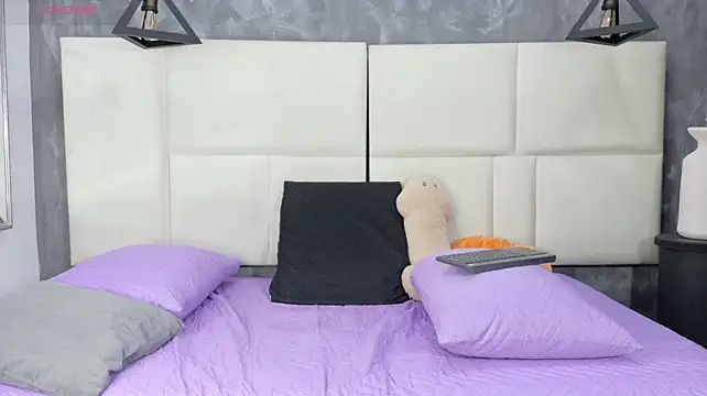 Luciana_Ortiz1 live cam on StripChat
