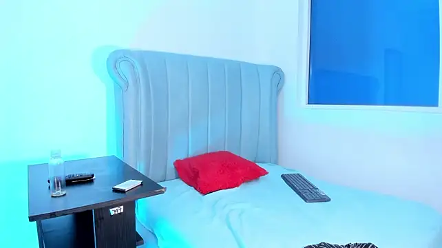 chris_cumxxx live cam on StripChat