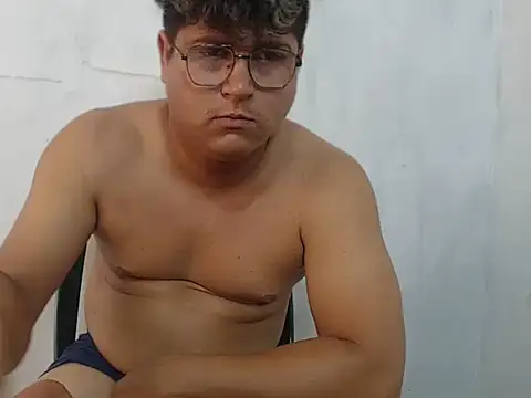 sharly14 live cam on StripChat