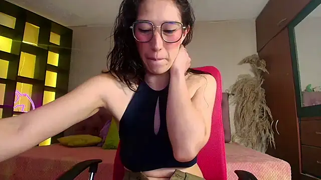 Sarah_Clarc live cam on StripChat