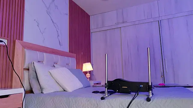 mia_hank
