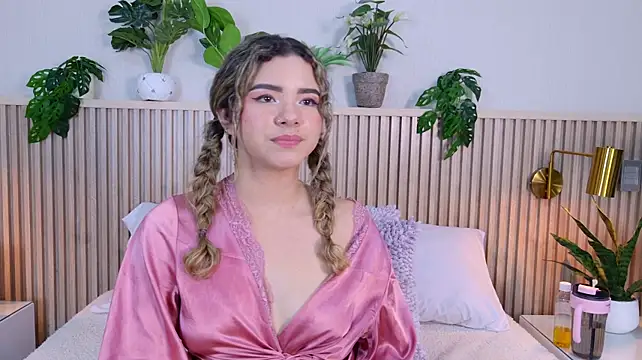 anastasia_gb (F teen) - saliva on feet