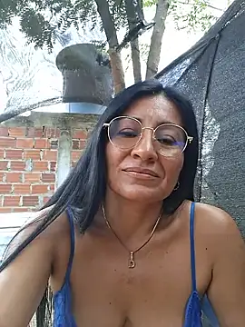 maturexxxnaughty live cam on StripChat